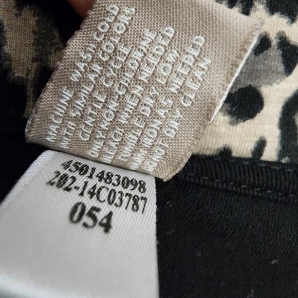 Chico's Women Colorblock Leopard Top Size 1 Medium 3/4 Sleeve Black Stretch Knit - Picture 9 of 9
